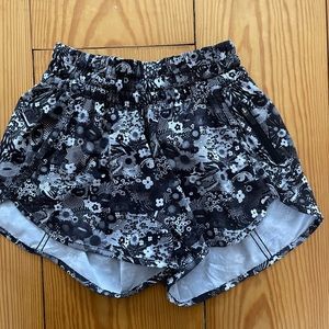 Lululemon seawheeze tracker short 2017